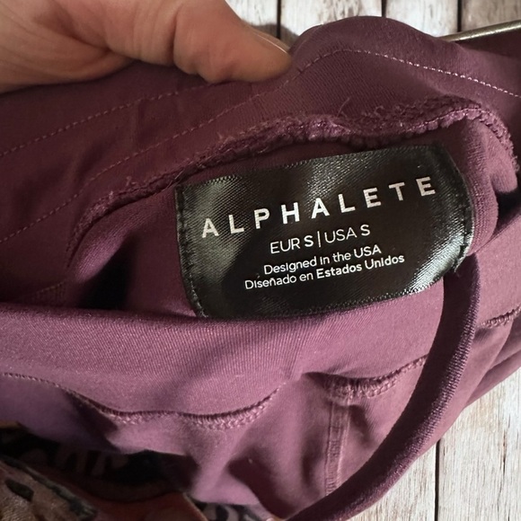 Purple Alphalete leggings with pockets - Small (B1) - Picture 6 of 6